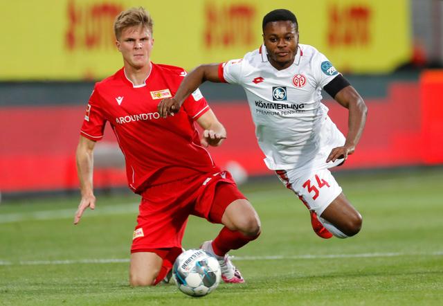 励着无数年 励着无数年