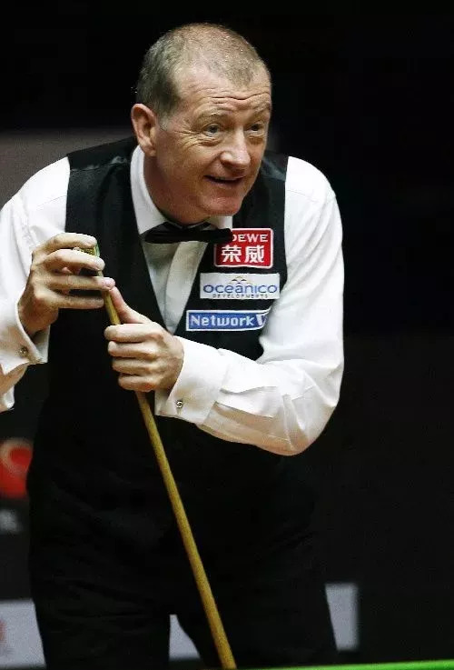 体育西甲：莱万梅开二度 巴萨三球完胜埃尔切