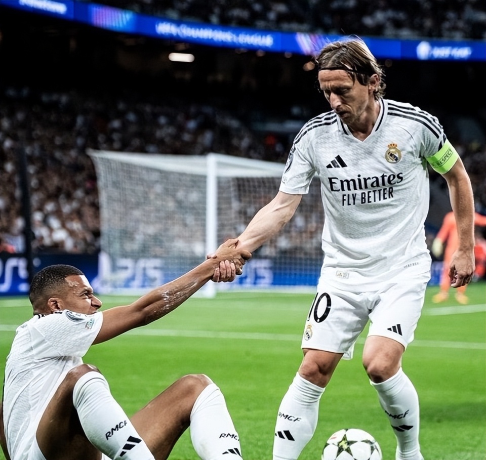 临门一脚犹 临门一脚犹